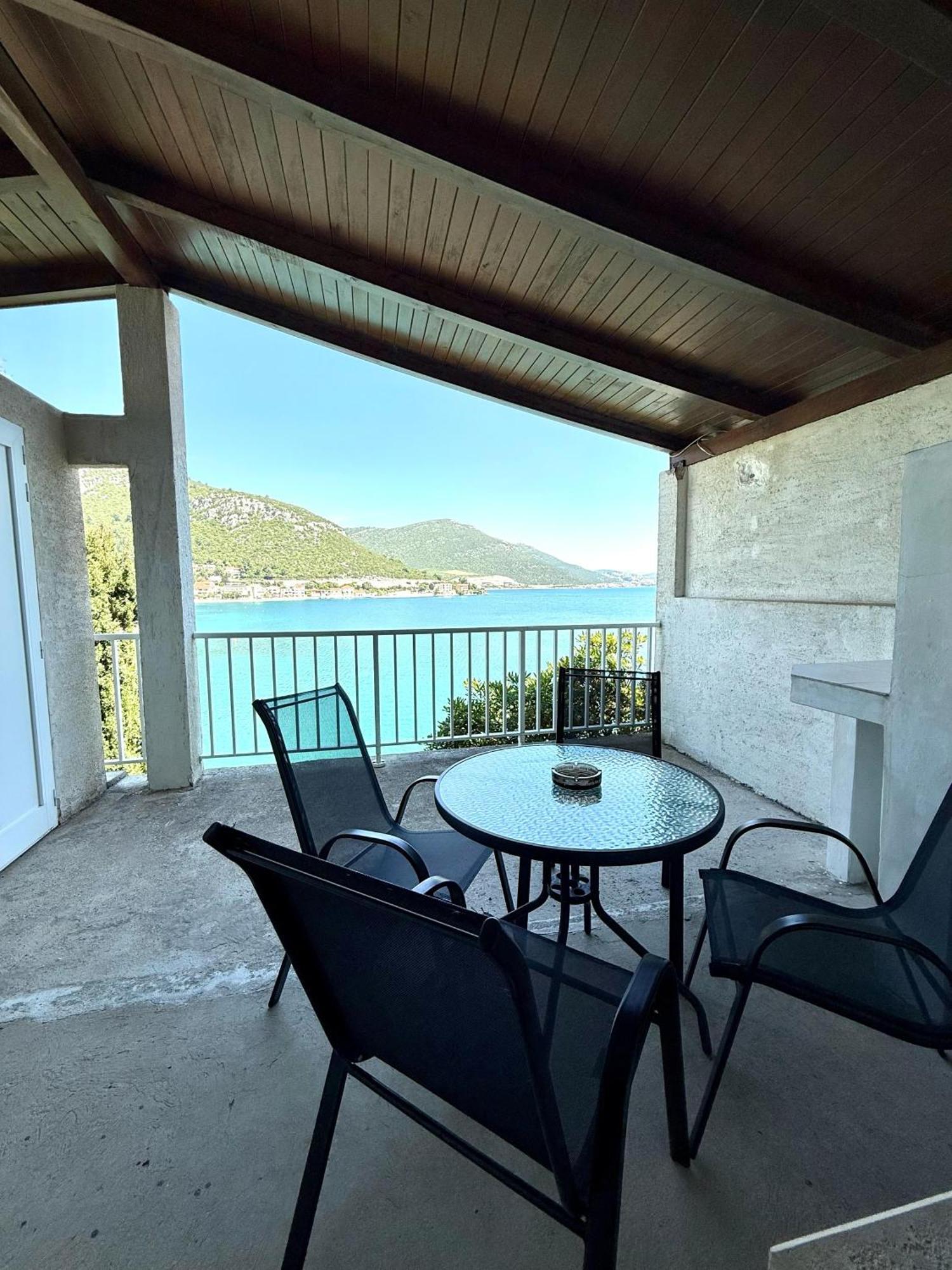 Blue Lagoon Studio Apartments Клек Экстерьер фото
